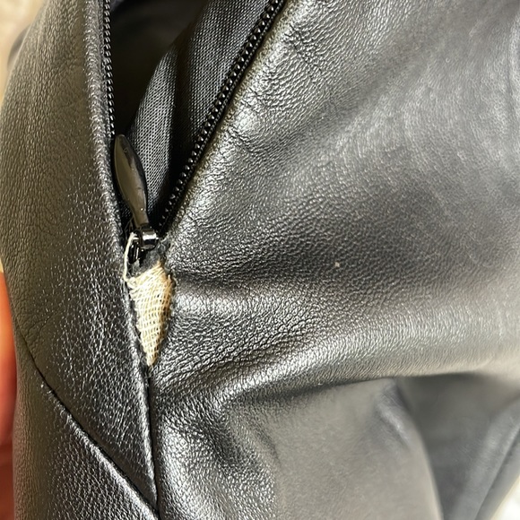 EUC MNG 100% Genuine Lamb Leather Black Mid Length Skirt Women’s size 4 - Picture 4 of 4